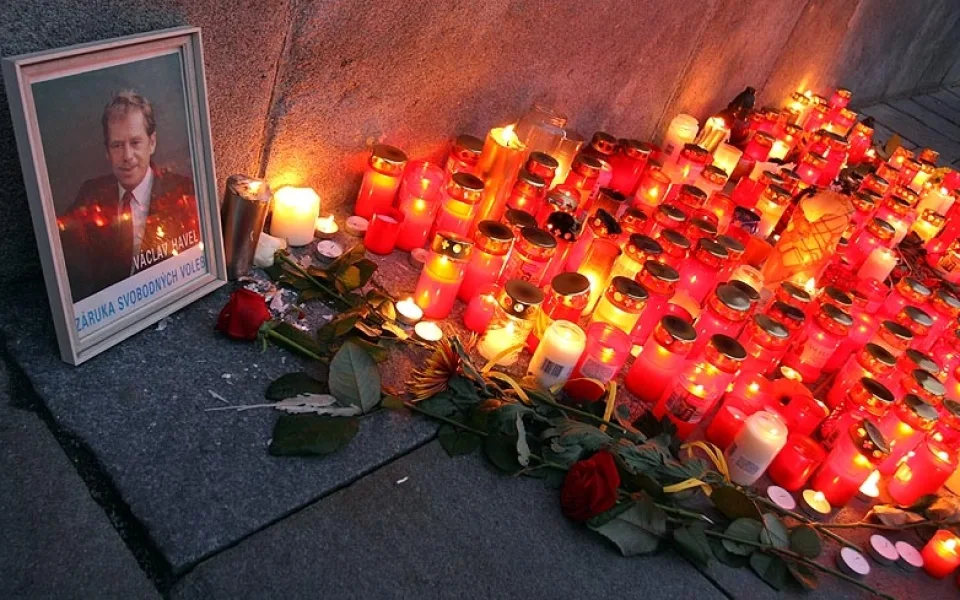 Pietní místo před budějckou radnicí