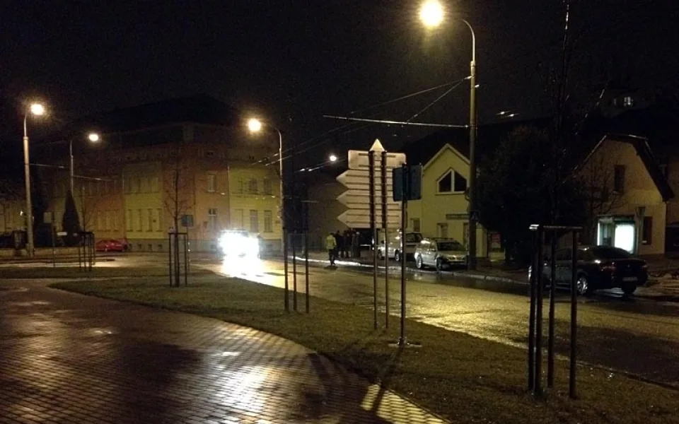 Nehoda se stala na krizové křižovatce u nemocnice