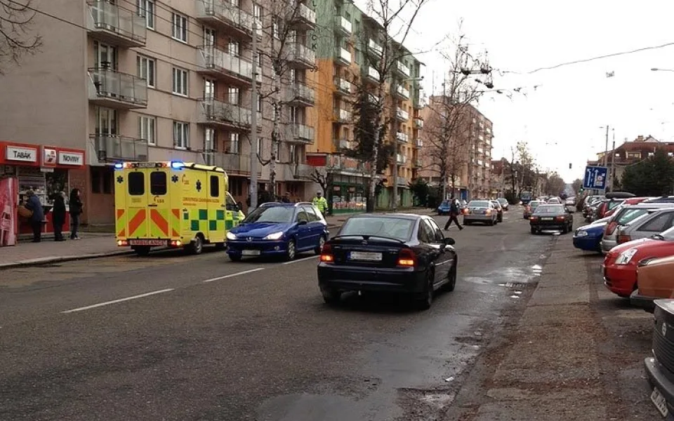 Ke střetu osobního vozidla s chodcem došlo na Lidické třídě
