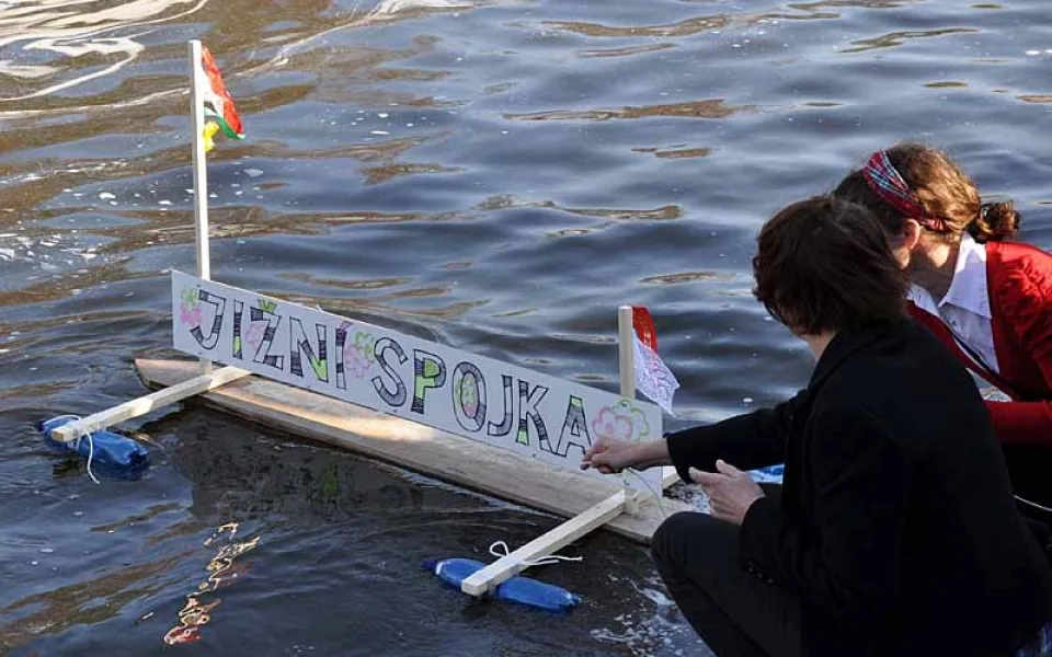Vyprovoďme Jižní spojku po vodě k vodě