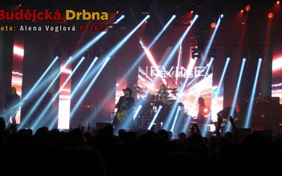 Koncert kapely Wanastowi Vjecy v Budějcích