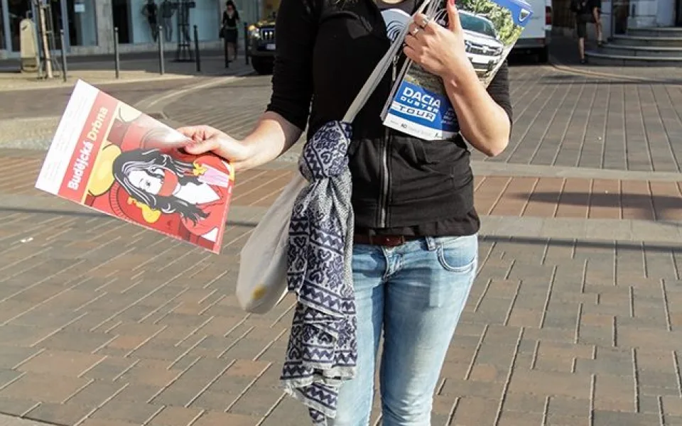 Budějckou Drbnu můžete získat i od distributorek v centru města