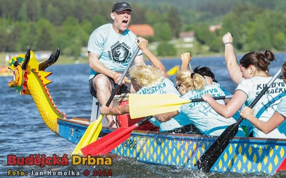 Závody dračích lodí na Lipně
