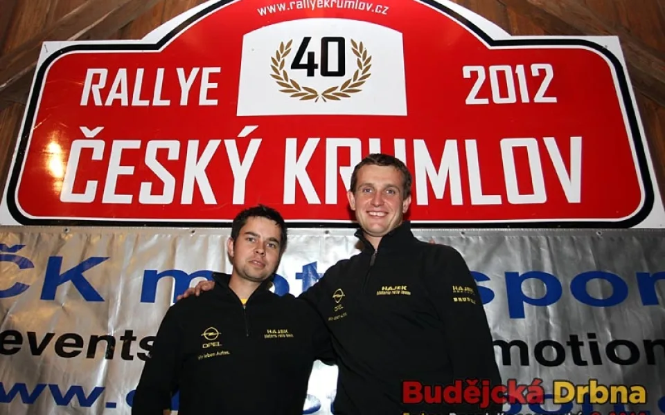 Jubilejní Rallye Český Krumlov pojede i loňský mistr Evropy v rallye historiků Miroslav Janota (vpravo se spolujezdcem Lukášem Vyoralem), který usedne za volant Opelu Kadett