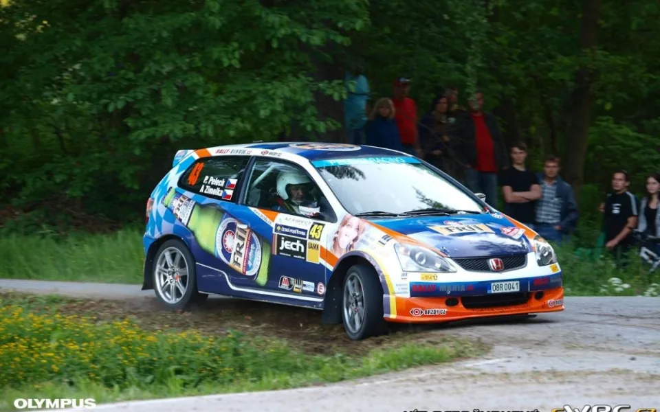 Petr Pelech s Alešem Zimolkou na trati Rallye Český Krumlov