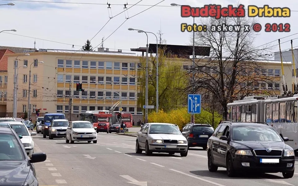 Naproti zastávce u hlavní pošty na Senovážném náměstí vznikne další zastávka MHD
