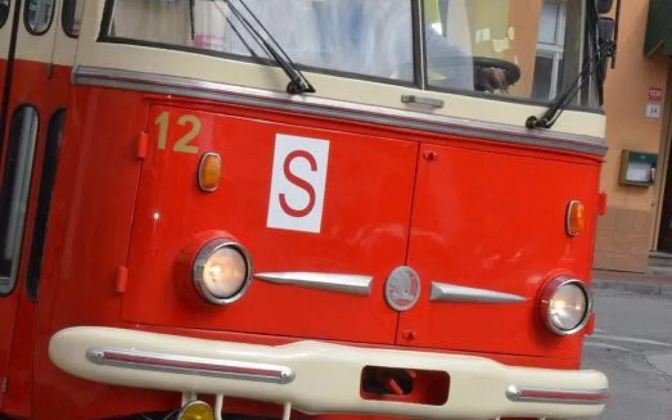 Po Budějcích na Den dětí jezdil starý trolejbus Škoda 9Tr a autobus Škoda 706 RTO