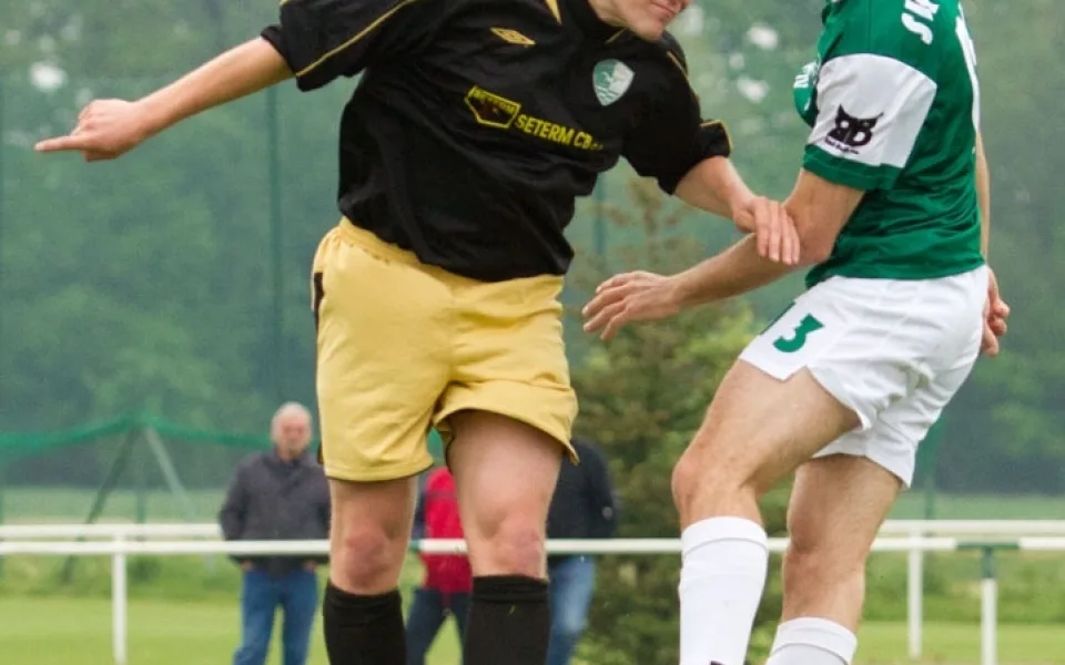 Roudenský Miroslav Kučera (vlevo se Štěchou z Jankova) dal v Třeboni oba góly