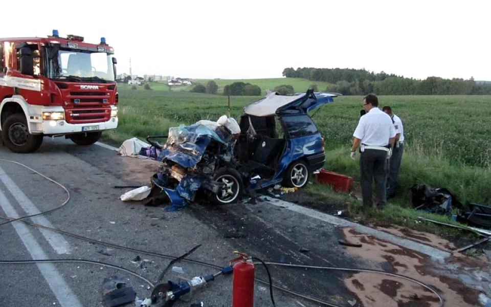 Při tragické nehodě mezi Velešínem a Netřebicemi zahynuli tři lidé