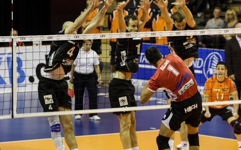 Andy Rojas směčuje proti berlínskému bloku v minulém duelu Ligy mistrů
