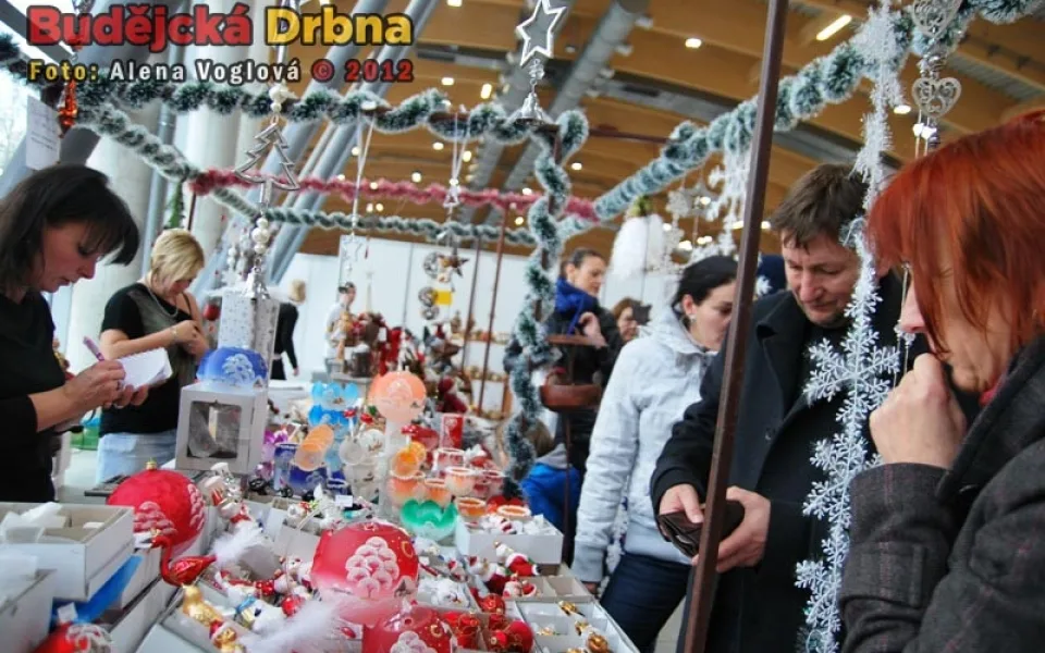 O vánoční atmosféru se postaraly krásné stánky