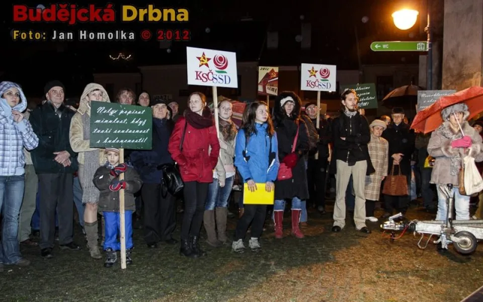 Na Piaristickém náměstí se opět protestovalo