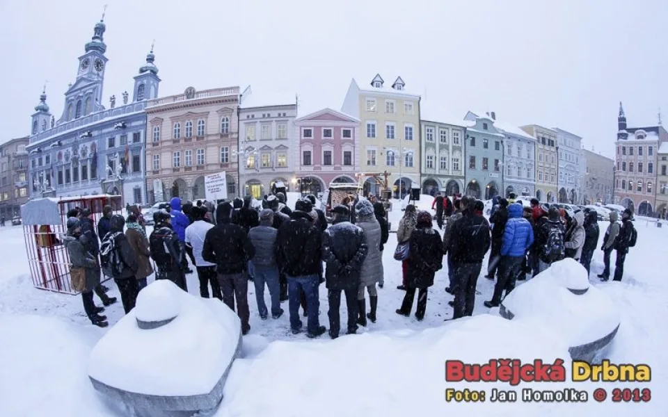 Protestní shromáždění proti zástupcům KSČM v radě Jihočeského kraje