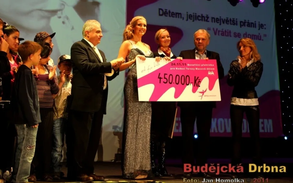 Benefiční přehlídka pro Nadaci Terezy Maxové dětem 2011