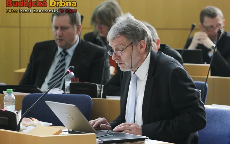 Tomáš Jirsa při jednání krajského zastupitelstva