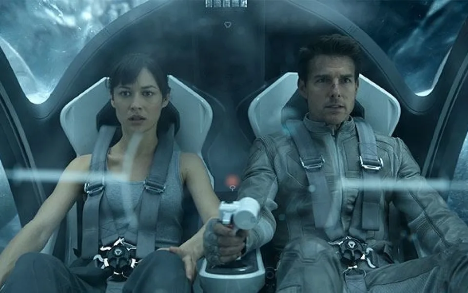 Olga Kurylenko a Tom Cruise