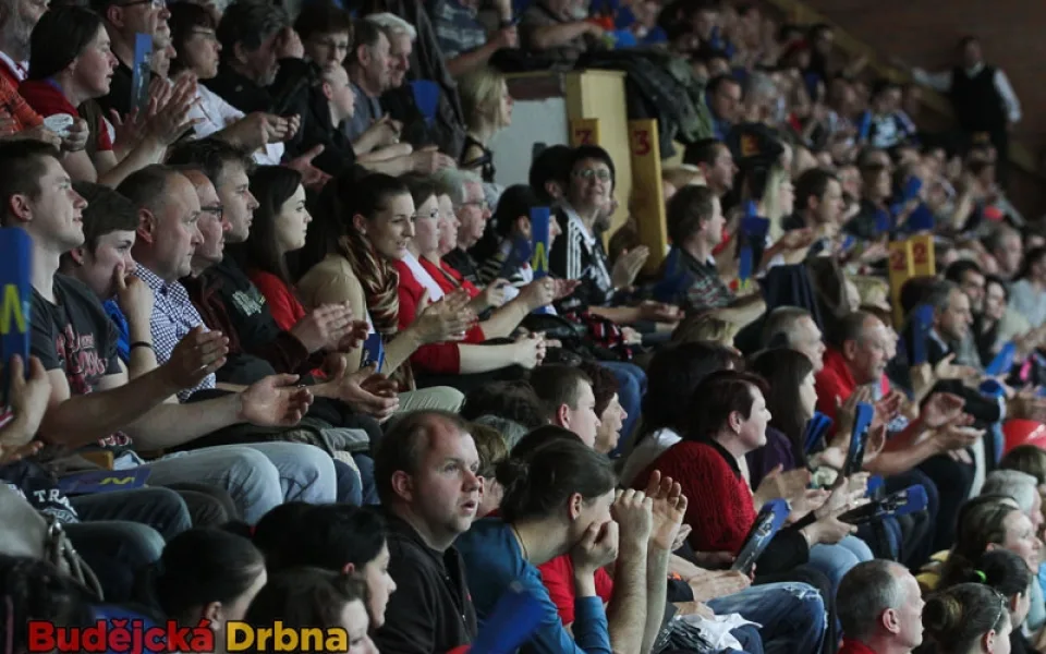 Ve Sportovní hale se sešly více než dvě tisícovky diváků