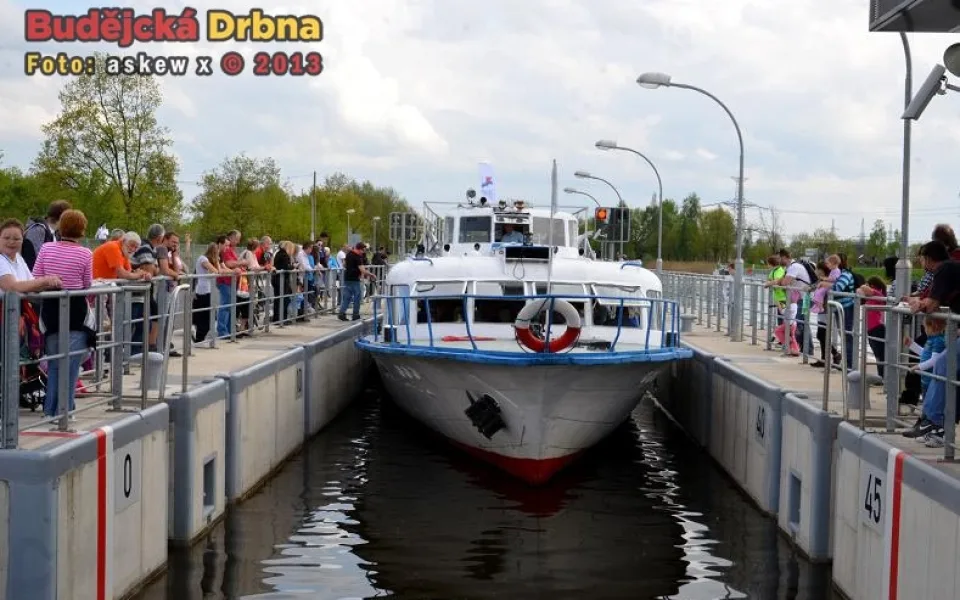 V Hluboké nad Vltavou byla otevřena nová plavební komora
