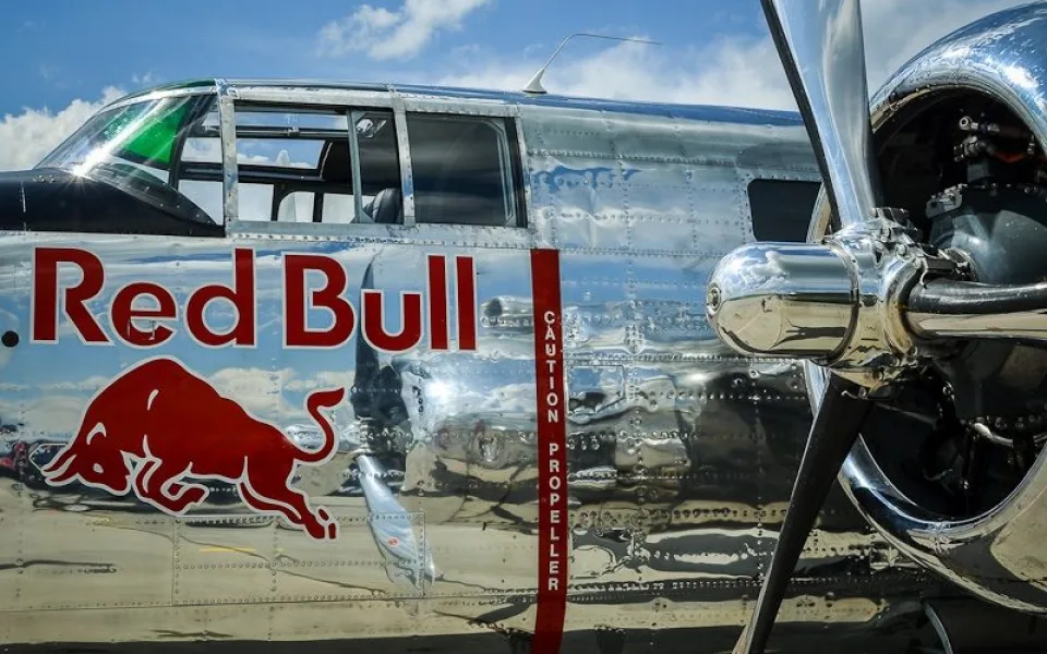 Trénink Flying Bulls leteckého týmu Red Bullu
