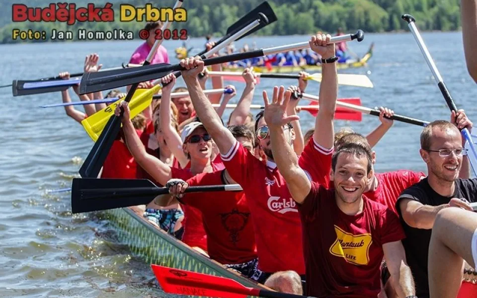 Závody dračích lodí na Lipně
