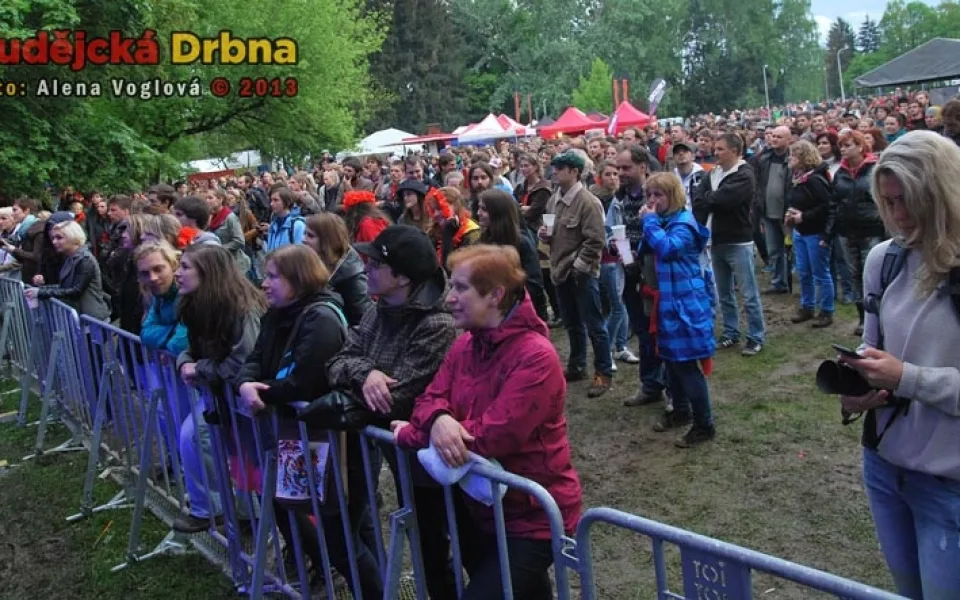 V sobotu se festival naplnil lidmi až na Lenku Dusilovou