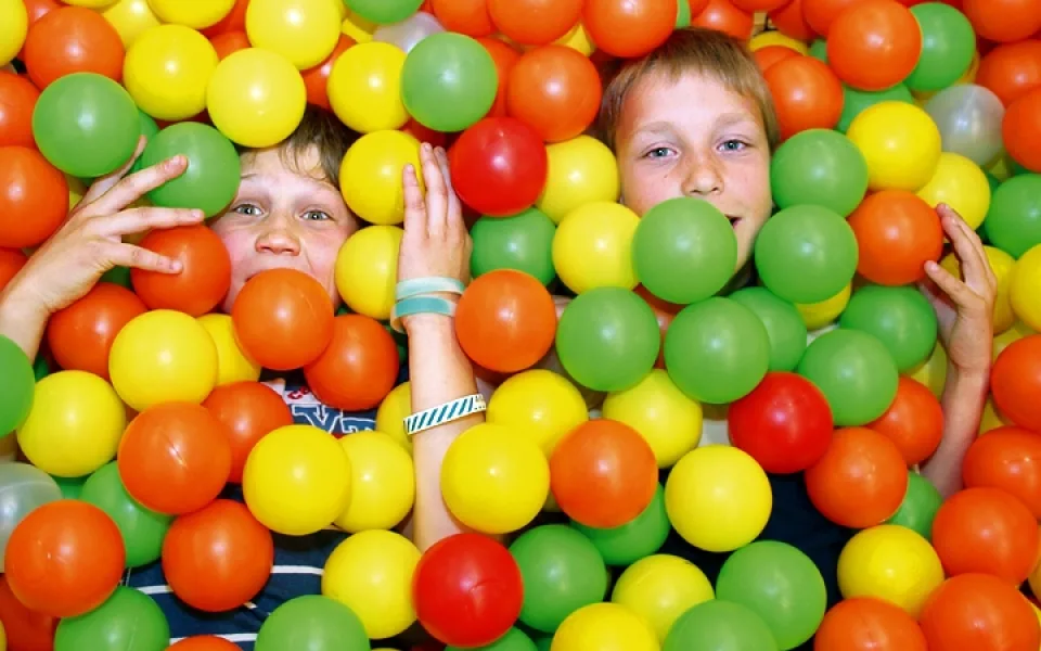 Děti z Dětského domova Žíchovec v budějckém Hopsáriu