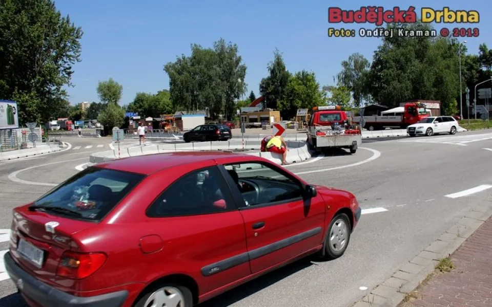 Nový kruhový objezd u Kauflandu