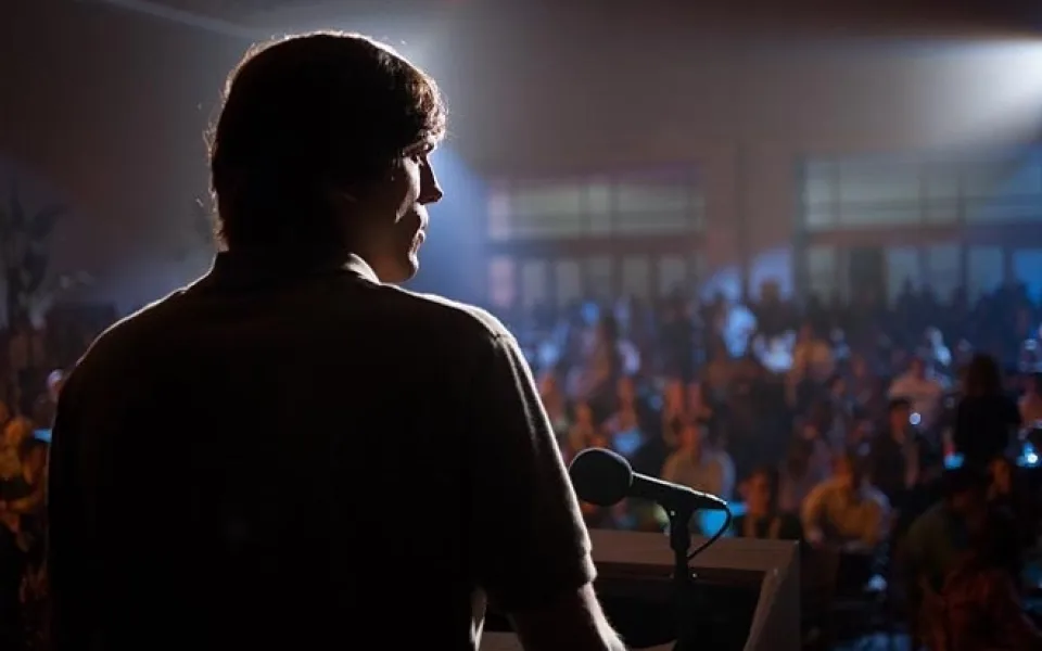 Ashton Kutcher jako Steve Jobs