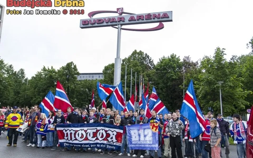 Nálada při pochodu fanoušků budějckého hokeje bude dneska úplně jiná