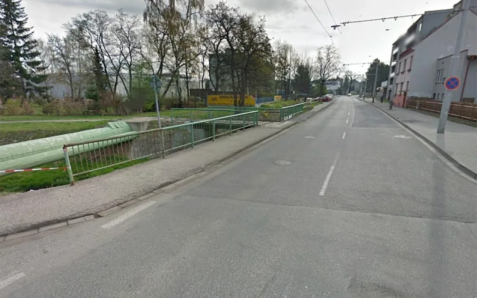 Lávka a zábradlí v křižovatce ulic Dobrovodská a Vodní se dočkají rekonstrukce