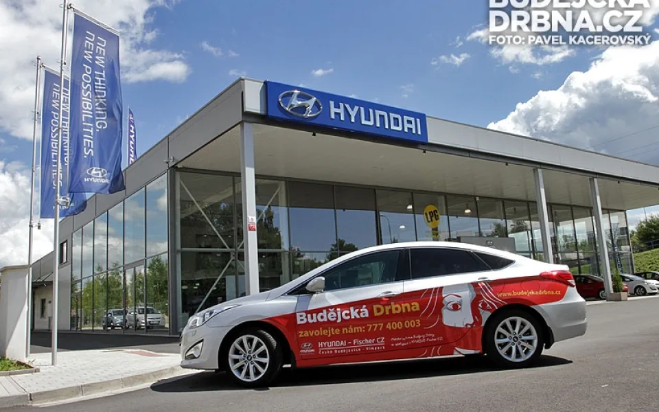 Redakční auto Budějcké Drbny - Hyundai i40 SDN od autosalonu HYUNDAI - Fischer CZ