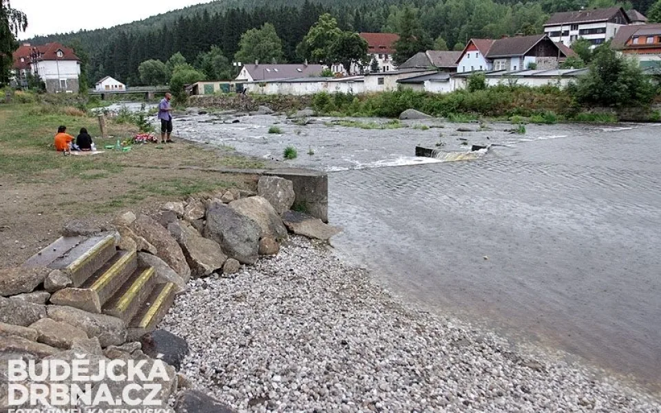 Jez v Loučovicích na Českokrumlovsku, kde došlo k jedné z největších letních tragédií