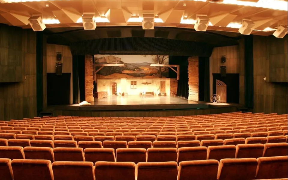 Divadelní sál DK Metropol v Českých Budějovicích