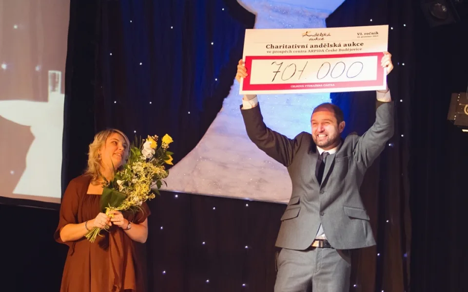 Celkový výtěžek z letošní Andělské aukce činí 701 tisíc korun