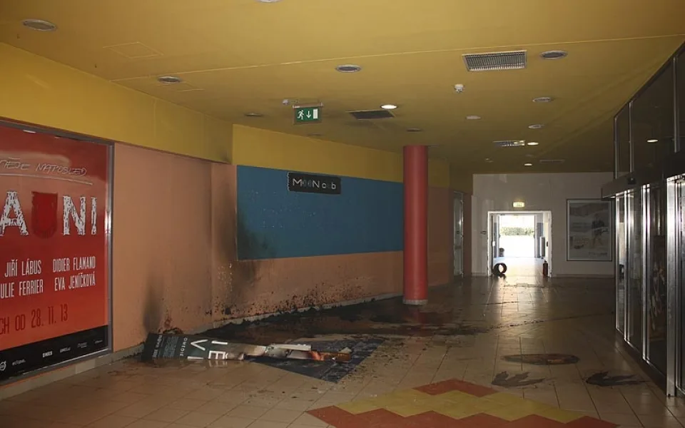 Požár reklamního poutače v multikině CineStar