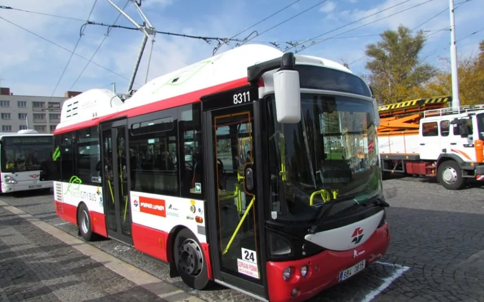 Elektro Siemens-Rampini na zkušební jízdě v Pardubicích