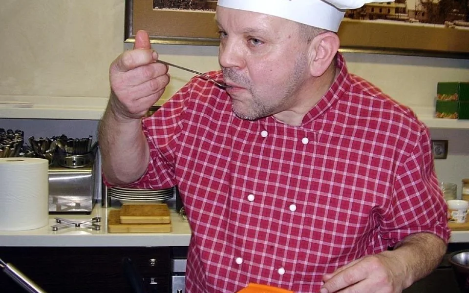 Kuchař Petr Stupka vaří halušky