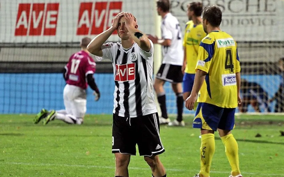 Pavel Hašek je kvůli těžké zlomenině nohy dlouhodobě mimo hru