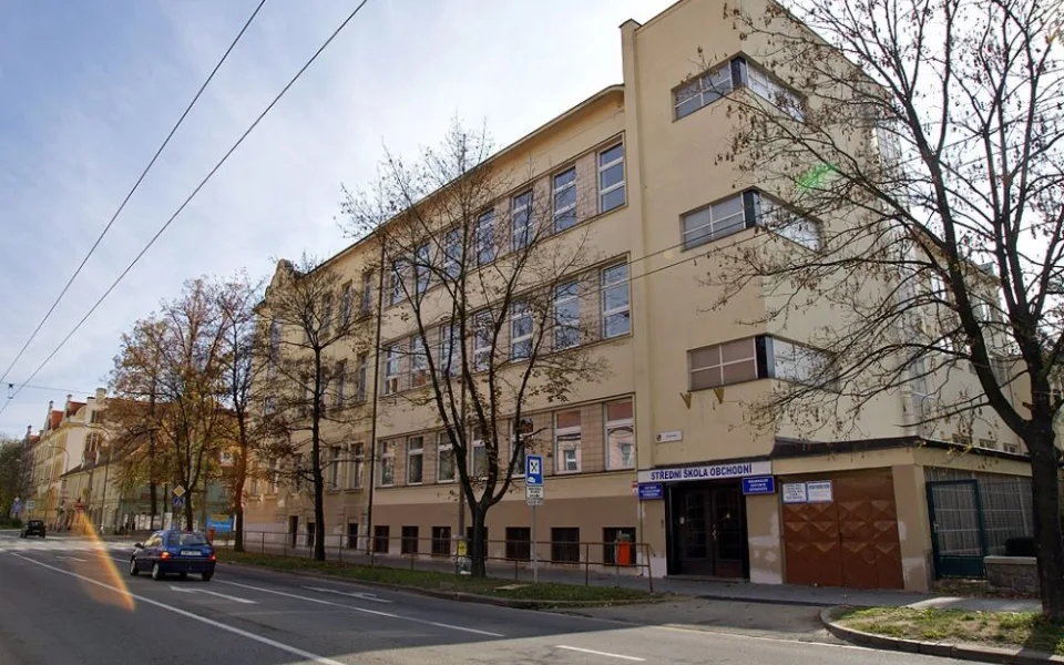 Střední škola obchodní na Husově třídě