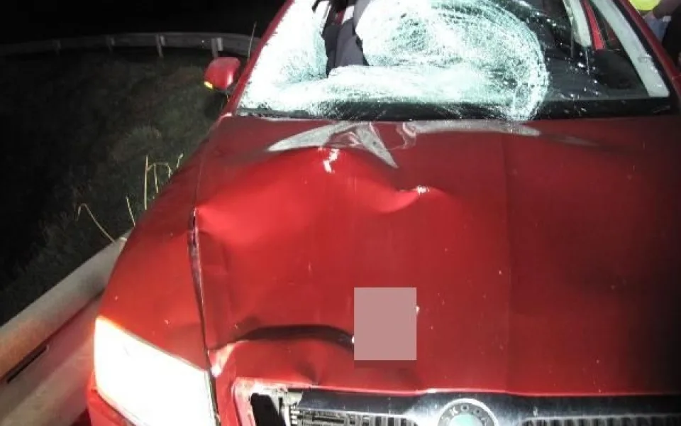 Škoda Octavia po tragickém střetu s chodcem