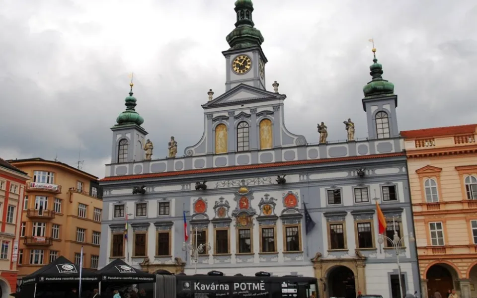 Kavárna Potmě zakotvila na náměstí Přemysla Otakara II.
