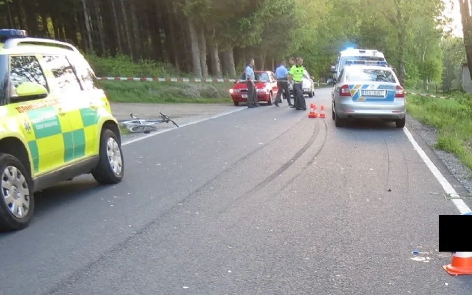 Po srážce s osobním autem zemřel u Borovan cyklista