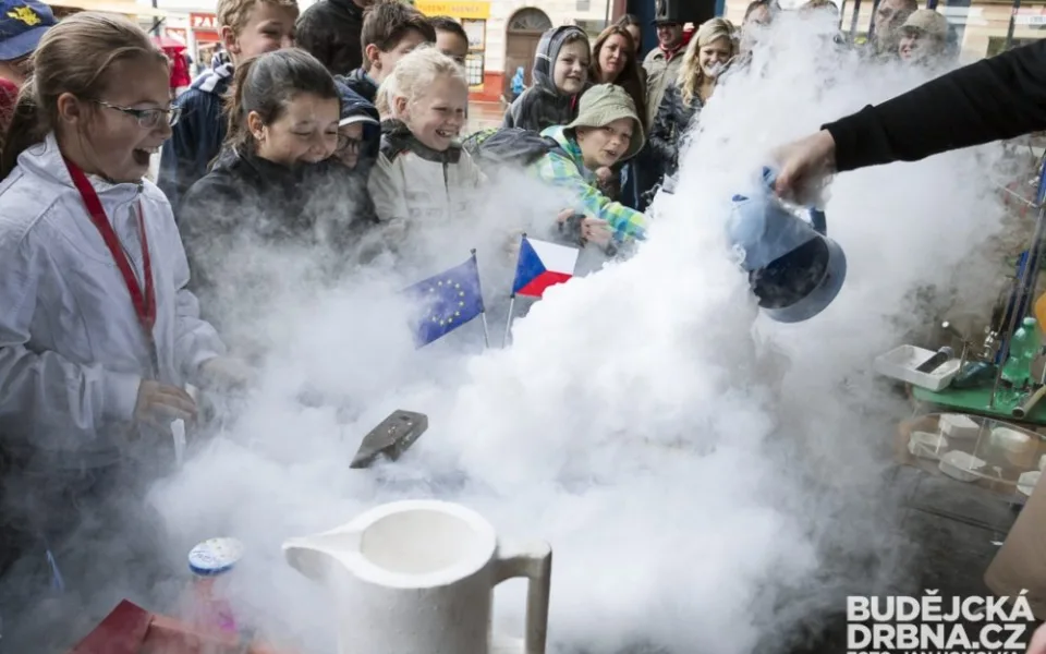 Interaktivní vědecká show Fyzika na Lannovce