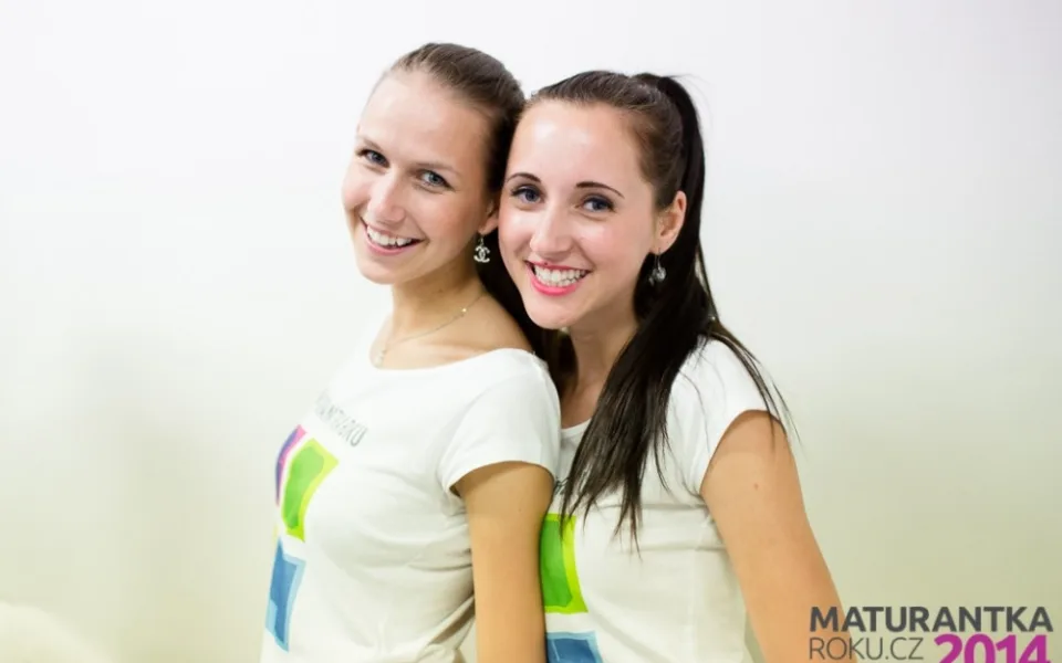Úsměv finalistkám soutěže Maturantka Roku 2014 sluší