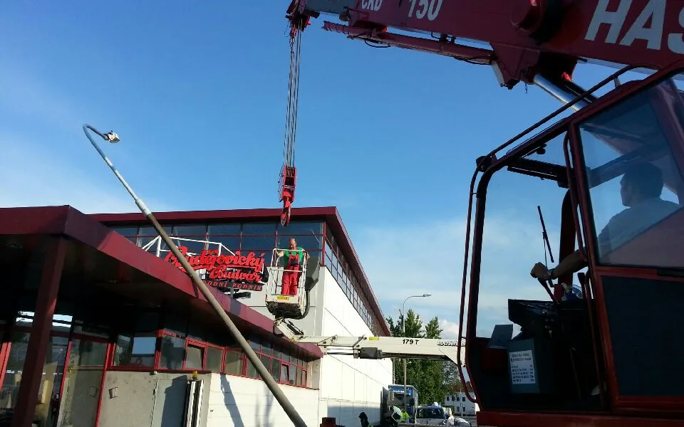 Sloup spadl na vrátnici pivovaru Budějovický Budvar