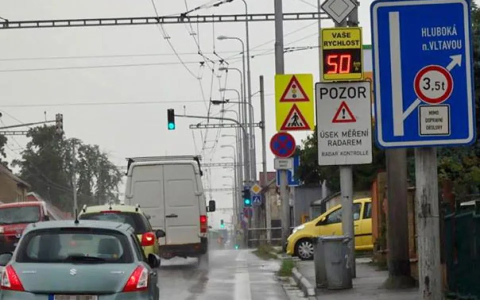 Informativní radar na Pražské třídě
