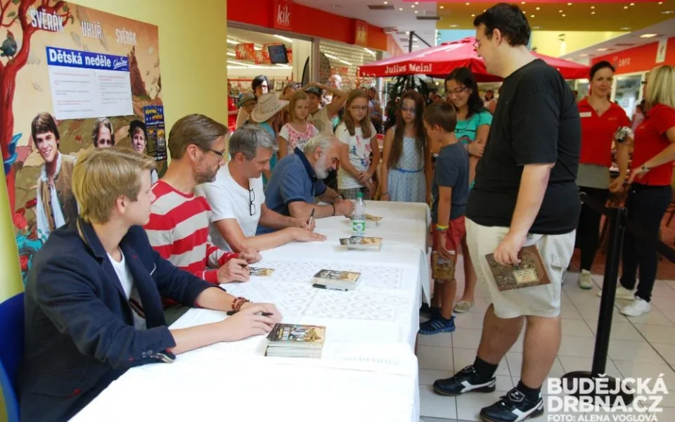 V obchodním centru proběhla i autogramiáda
