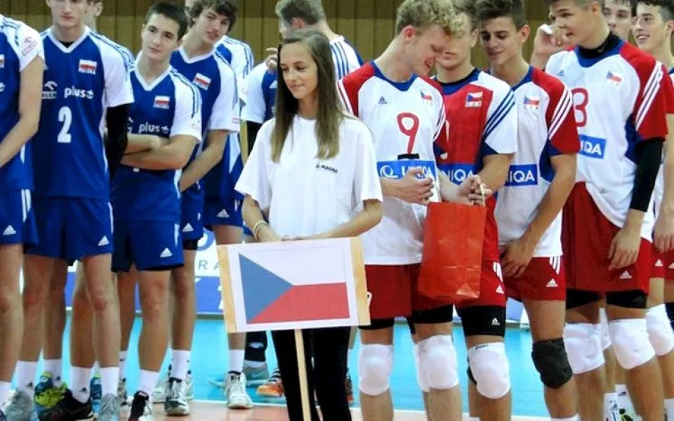 Česká a polská reprezentace při oficiálním zahájení turnaje