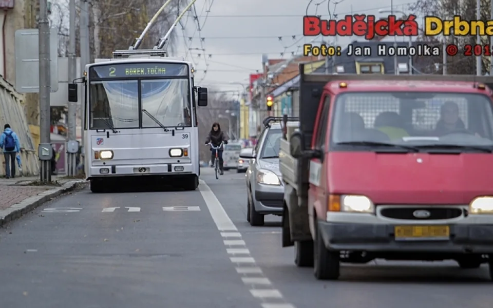 Prefereční pruh MHD na Lidické třídě