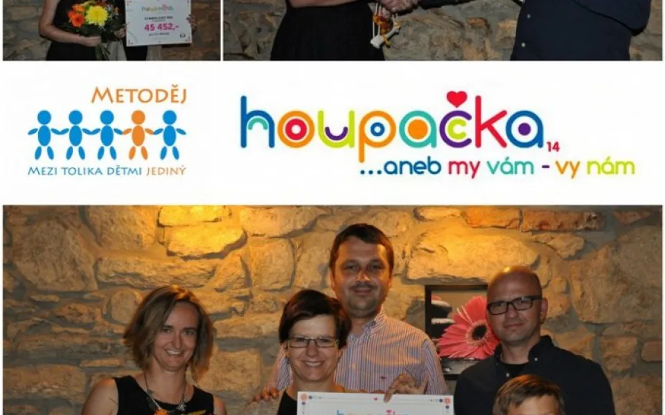 Houpačka - předání daru